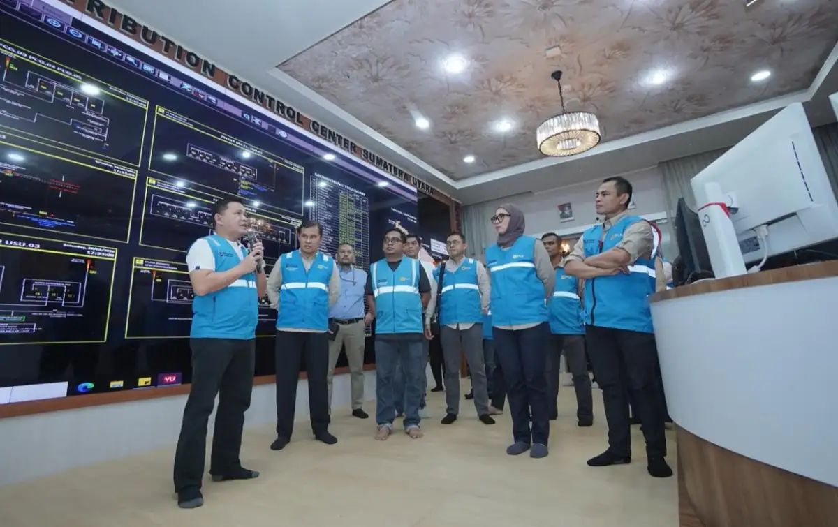 Tinjau Control Room, Direktur Distribusi PLN Bongkar Sistem Listrik Sumut