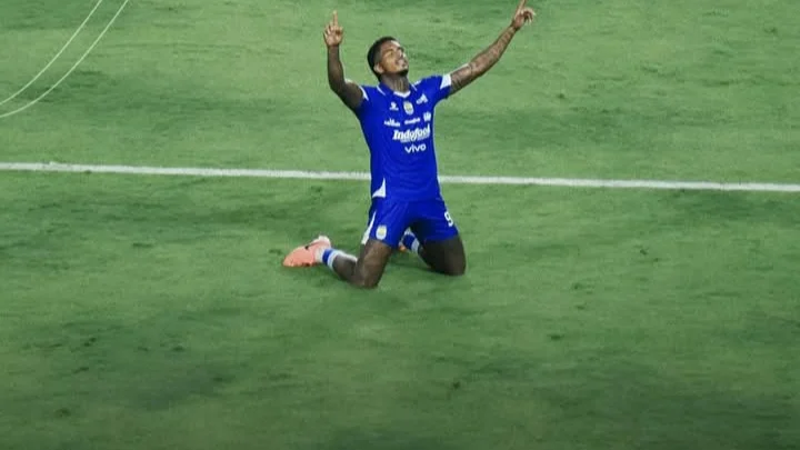 Persib Bandung Tundukkan Bhayangkara FC 2-0 di GBLA, Ramon Tanque Jadi Bintang