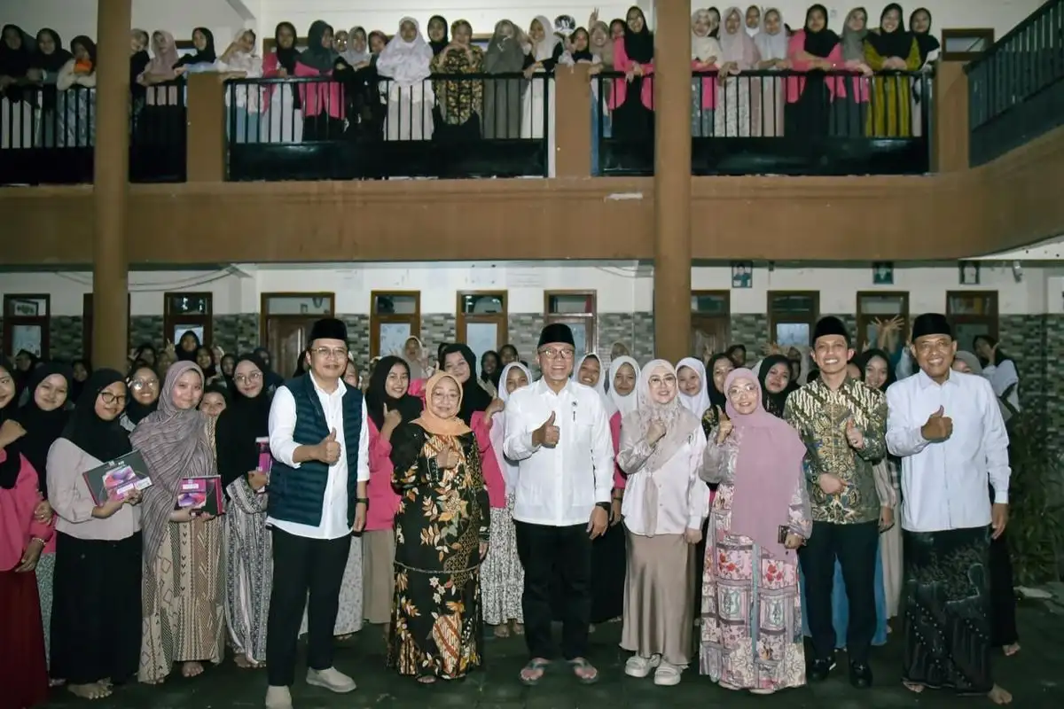 MBG Baru Sentuh 10% Pesantren, Zulhas Dorong Percepatan