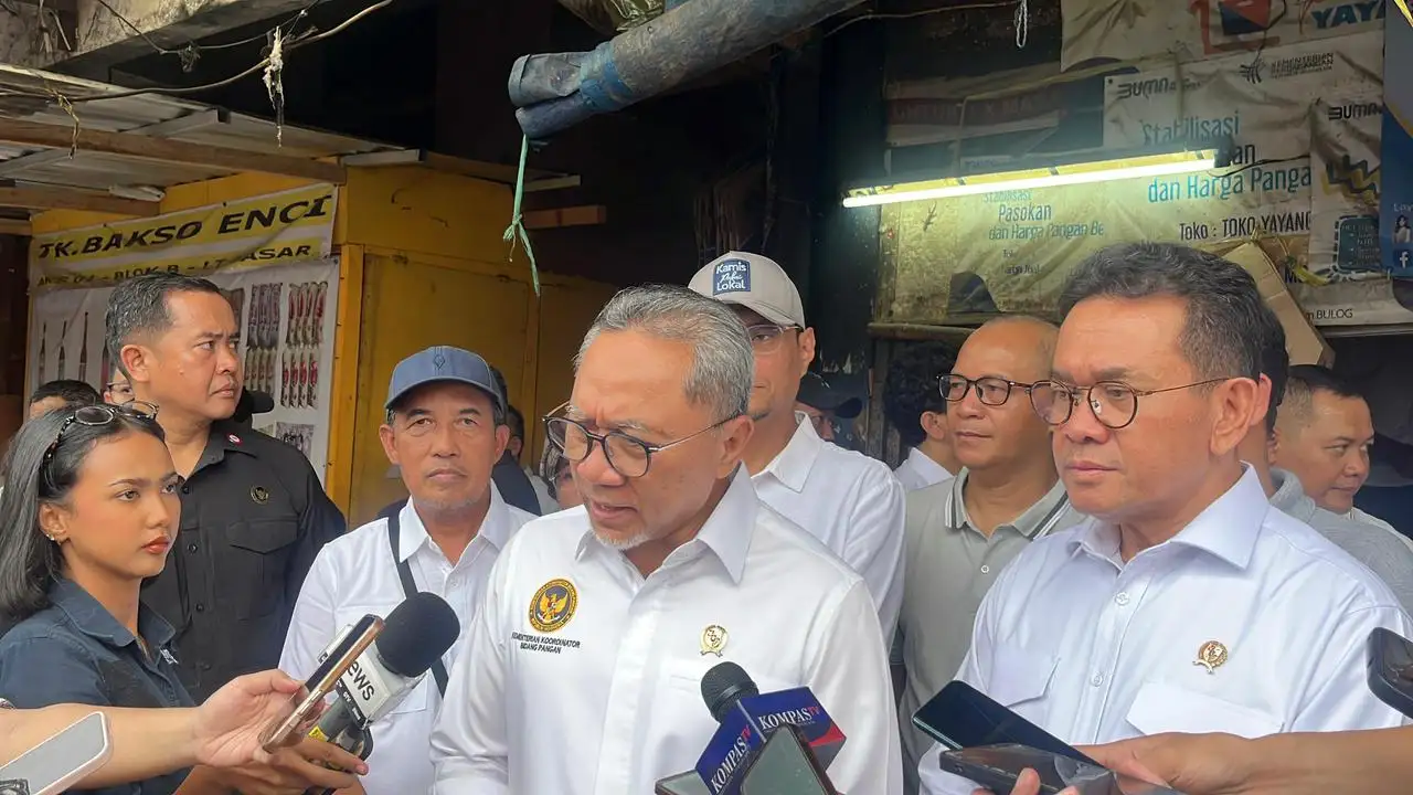 Dunia Bergejolak, RI Santai! Zulhas Tegas: Pangan Indonesia Tak Tergoyahkan!